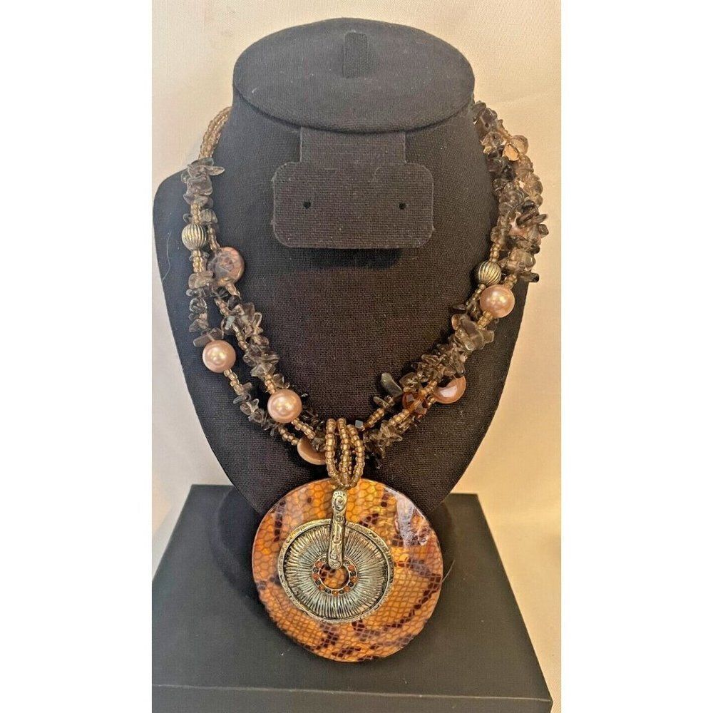 Vintage Multi‎ Strand Glass Beaded Necklace w/ shell animal design medallion 21"